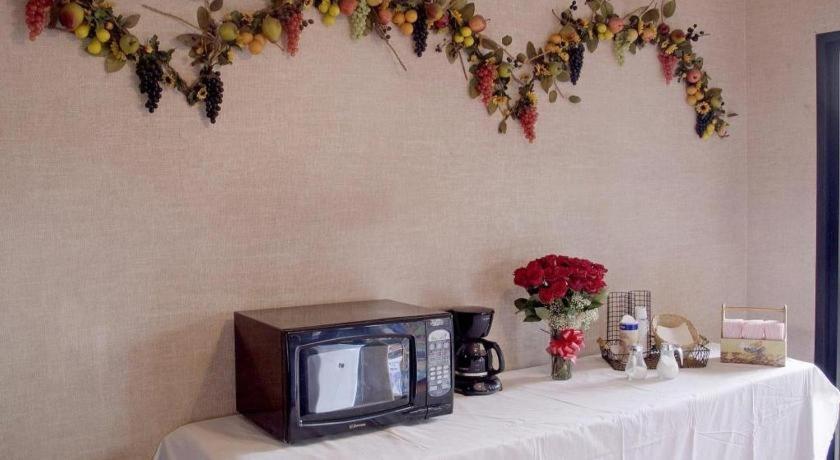 Americas Best Value Inn & Suites Los Angeles Downtown Sw מראה חיצוני תמונה